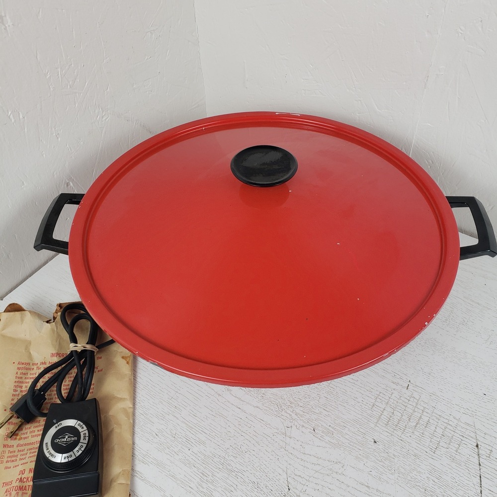 West Bend Electric Wok Red Vintage 1000W Model 5109 with Lid and Base Stand Nice - Picture 2 of 9